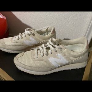 Ivory 620 New Balance shoes